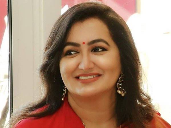  മാണ്ഡ്യയിൽ നിന്നും മത്സരിച്ച് ജയിച്ചു