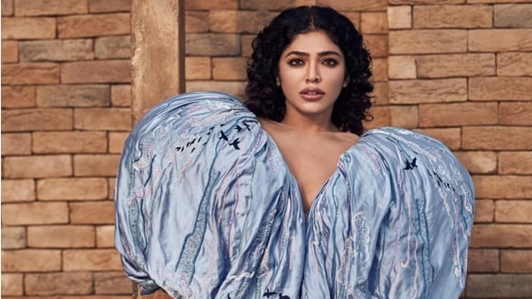  ഇത്തരം പേടിപ്പെടുത്തലുകൾക്ക് സ്ത്രീകൾ നിന്ന് കൊടുക്കരുത്