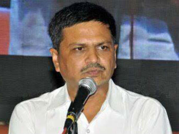 നേതാക്കളുമായി യോഗം