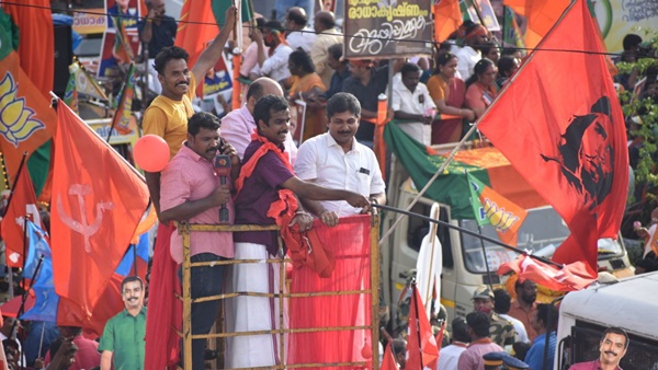 കഴിഞ്ഞ തിരഞ്ഞെടുപ്പില്‍ ഇടത് സ്വതന്ത്രനായി മത്സരിച്ച 