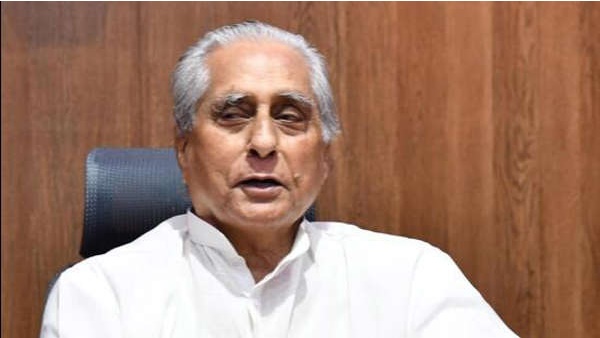 ആർ എസ് എസിൽ നിന്നുള്ളവരോ ഹിന്ദുക്കളോ ആണെന്നാണ് 