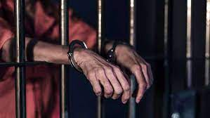 പിന്നീട് മകനോടൊപ്പം വിവിധ ജോലികള്‍ ചെയ്തായിരുന്നു 