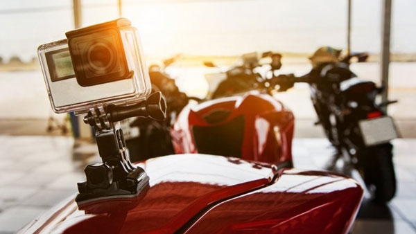 റൈഡേഴ്‌സ് നല്ല ദൃശ്യം/ക്ലിപ്സ് കിട്ടാൻ ഒക്കെ