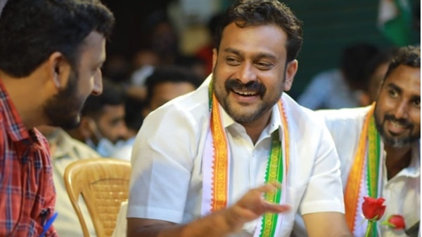 ഇന്ന് എന്റെ ഉമ്മയുടെ വളരെ ഗൗരവമേറിയ ഒരു സർ