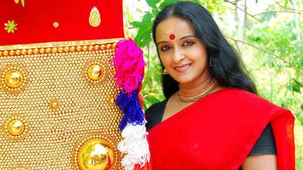 എല്ലാവരേയും വിശ്വസിക്കുന്ന, വളരെ ഉള്ളുതുറന്ന് 