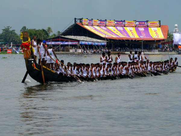 സ്വാമി നിർവിണ്ണാനന്ദ മഹാരാജാണ് ജലോത്സവത്തിന്റെ ഭദ്രദീപം പ്രകാശിപ്പിക്കുക