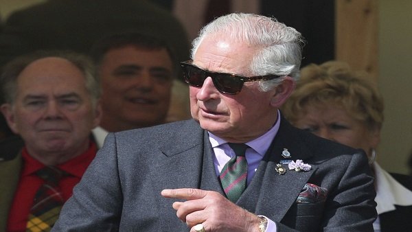 ചാൾസിന്റെ നിലപാട്