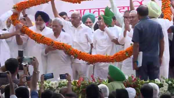 ബിജെപിക്ക് ഒത്താശ ചെയ്യുന്നവര്‍