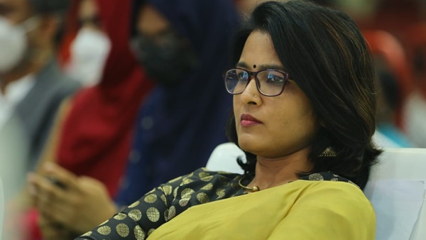 വേറൊരു സ്ഥലത്ത് ജോലി കിട്ടിയിട്ടായിരുന്നില്ല