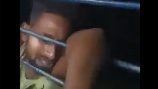 തൂങ്ങിക്കിടന്ന് 10 കിമി