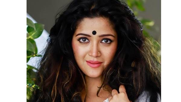 ചേച്ചിയുടെ മടിയില് കിടക്കുകയായിരുന്നുവെന്നുമായിരുന്നു ചേച്ചിയുടെ മടിയില് കിടക്കുകയായിരുന്നുവെന്നുമായിരുന്നു