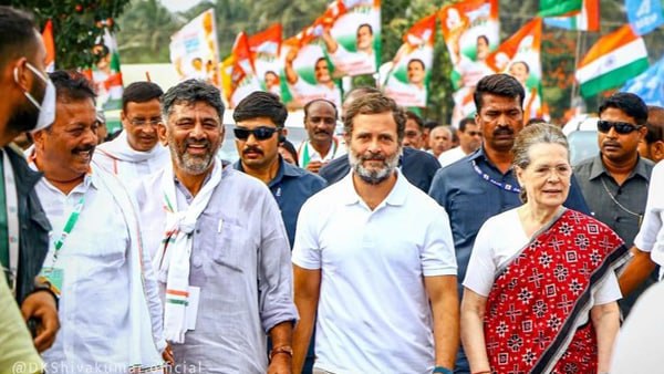 ഒരുമിച്ച് പോകണമെന്ന മുന്നറിയിപ്പ്