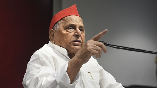 അവിശ്വാസ പ്രമേയത്തിന്മേലുള്ള വോട്ടെണ്ണല് പൂർത്തിയായപ്പോള് അവിശ്വാസ പ്രമേയത്തിന്മേലുള്ള വോട്ടെണ്ണല് പൂർത്തിയായപ്പോള്