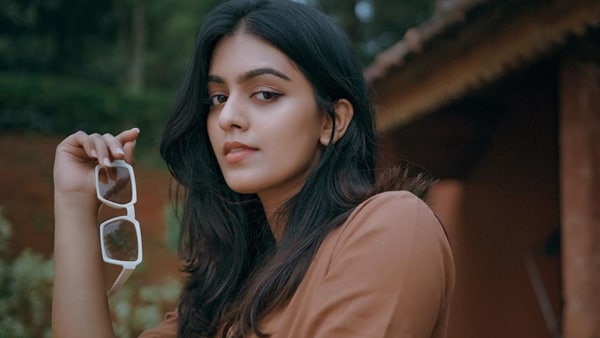 ചില കമന്റുകൾ ഇങ്ങനെ- ചില കമന്റുകൾ ഇങ്ങനെ-