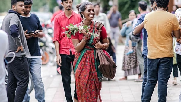 മുഖവും ദേഹവും 'കറുപ്പിച്ച്' മുഖവും ദേഹവും 'കറുപ്പിച്ച്'