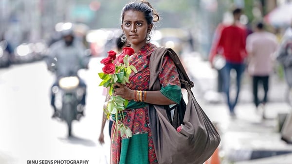 നടിയുടെ മേക്കപ്പിനേയും നടിയുടെ മേക്കപ്പിനേയും