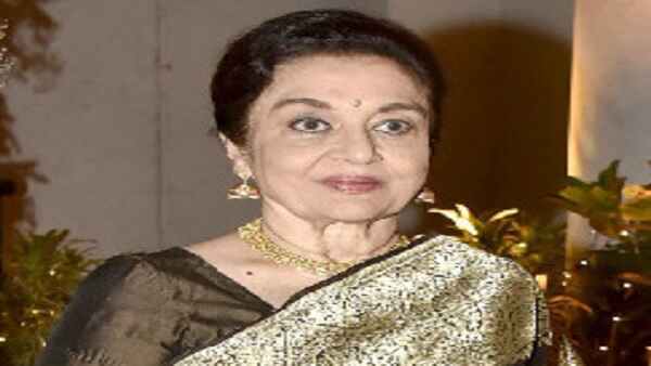 നമുക്ക് ഘഗർ-ചോളി, സൽവാർ-കമീസ് നമുക്ക് ഘഗർ-ചോളി, സൽവാർ-കമീസ്