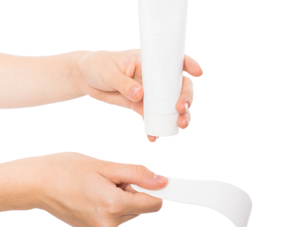 ഇത്തരം ക്രീമുകൾ മാർക്കറ്റ് ചെയ്യുന്നത് 