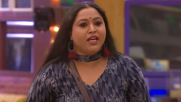 പ്രോഗ്രാമിന് ഒരുപാട് വൈകി പ്രോഗ്രാമിന് ഒരുപാട് വൈകി
