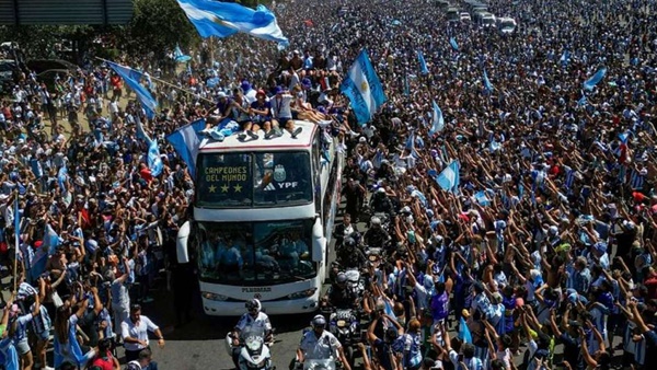 ആരാധകർ തടിച്ചുകൂടിയ ബ്യൂണസ് ഐറിസിന്റെ 