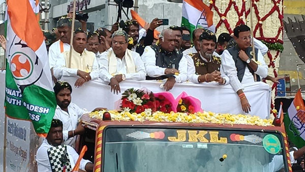 വിഎസ് പാട്ടീൽ ഞങ്ങൾക്കൊപ്പം സംസ്ഥാന നിയമസഭയിൽ വിഎസ് പാട്ടീൽ ഞങ്ങൾക്കൊപ്പം സംസ്ഥാന നിയമസഭയിൽ