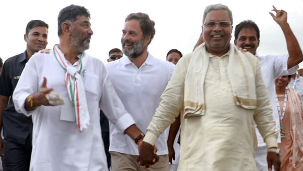 നേതാക്കൾ കോൺഗ്രസിലേക്ക്