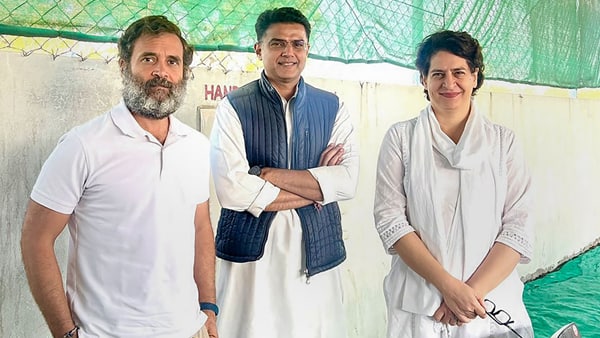 മുഖ്യമന്ത്രി സ്ഥാനത്തിന് അഭിപ്രായ വോട്ടെടുപ്പ്