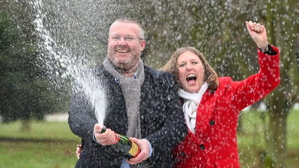 ചില്ലറയൊന്നുമല്ല, ഒരുമില്യണ്‍ പൌണ്ടിന്റെ ലോട്ടറി