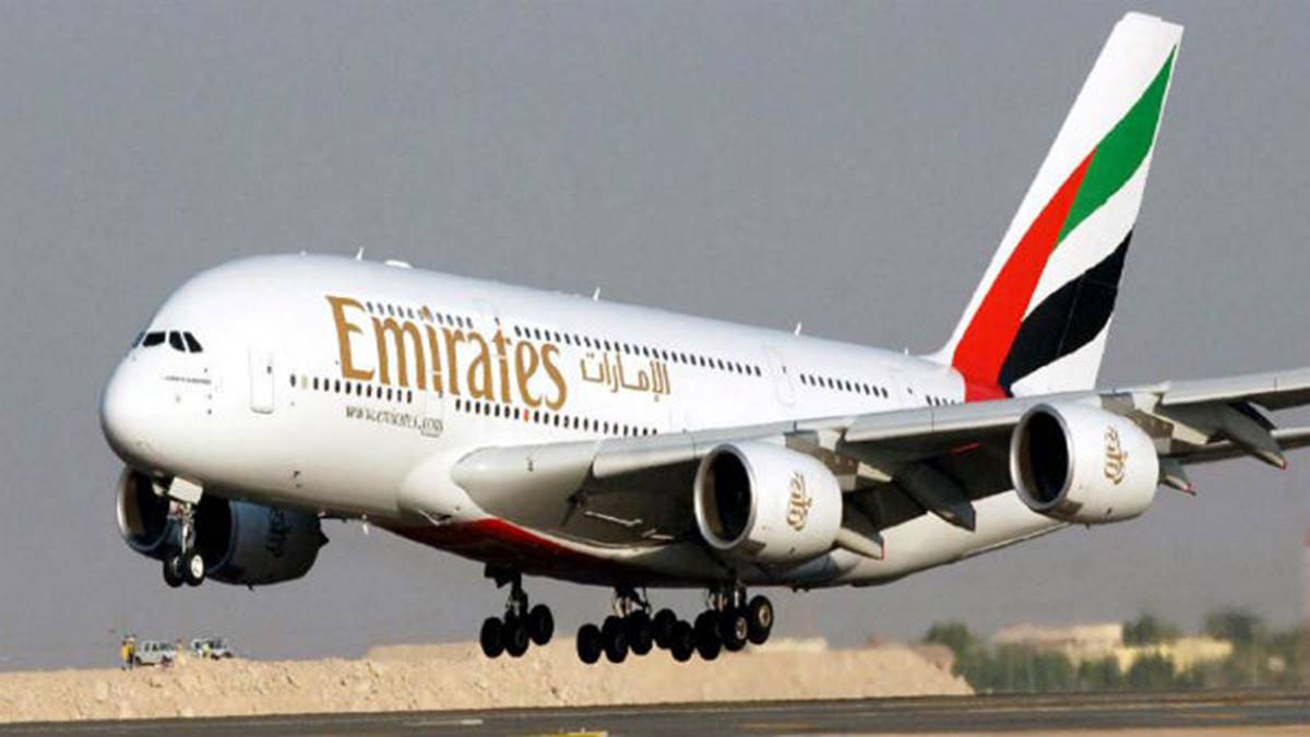 നോണ്‍ സ്‌റ്റോപ്പ് കൊമേഴ്‌സ്യല്‍ വിമാനം