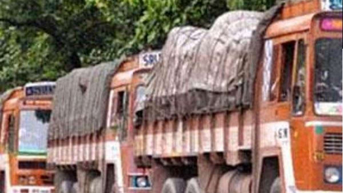 പത്ത് ലക്ഷത്തോളം വാഹനങ്ങള്‍ 