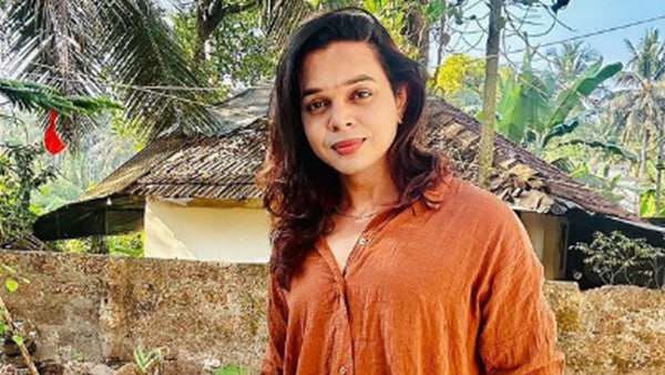 സ്ത്രീയെ പോലുണ്ട്