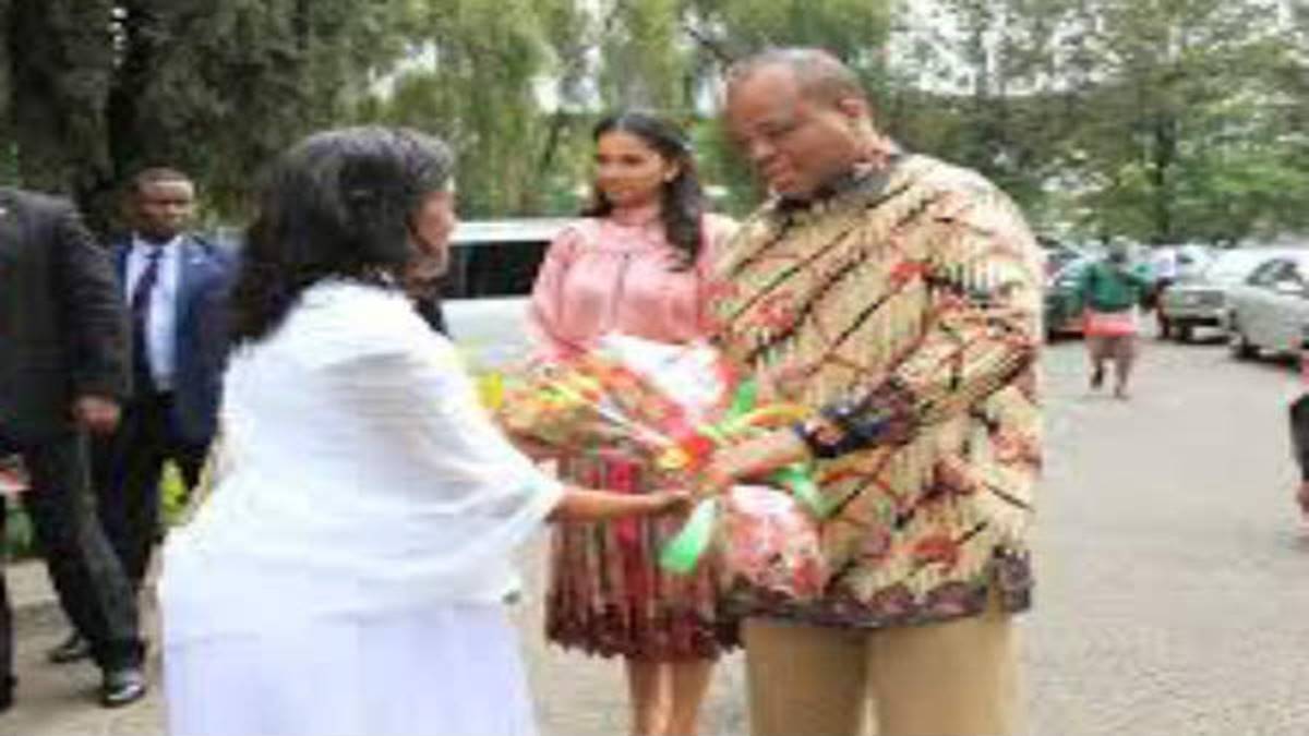 32 ഓളം മക്കള്‍