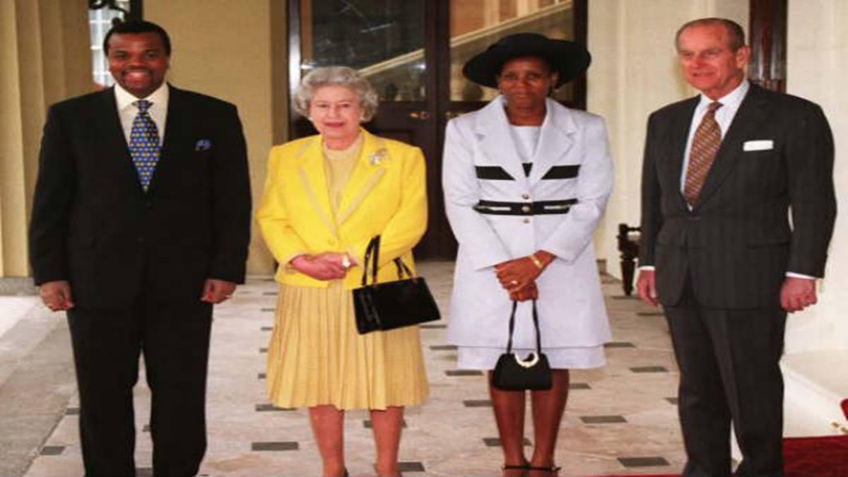 32 ഓളം മക്കള്‍