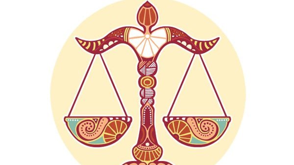 തുലാം (ചിത്തിര 3/4, ചോതി, വിശാഖം 1/2) 