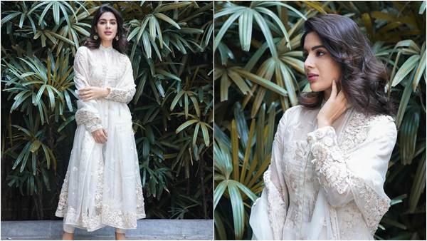 മേനോന്‍ ഒഴിവാക്കുന്നു 