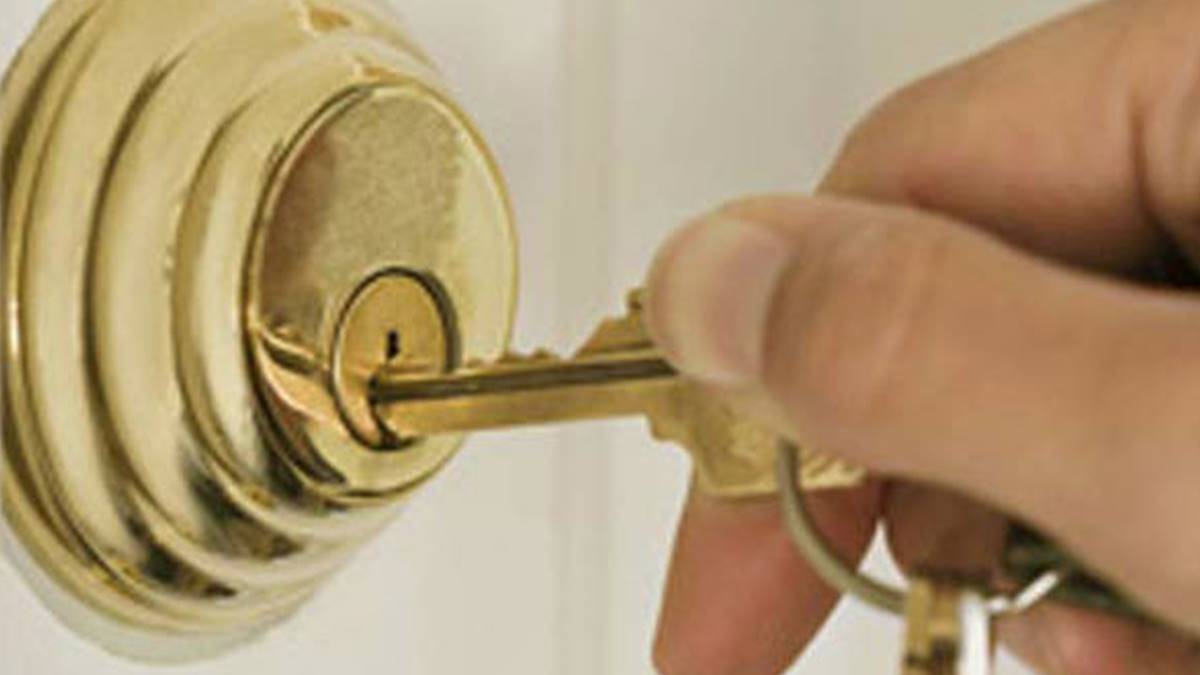 dOOR NEW dOOR NEW