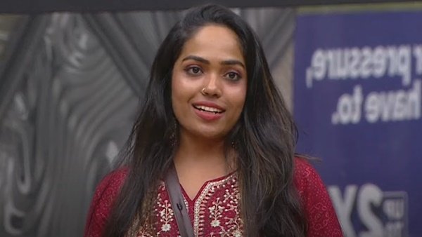 നിമിഷയ്ക്ക് പറയാനുള്ള അക്കാര്യം എന്താണ്.. നിമിഷയ്ക്ക് പറയാനുള്ള അക്കാര്യം എന്താണ്..