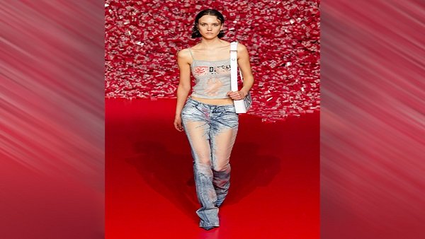 എല്ലാ ചിത്രങ്ങളും വൈറല്‍