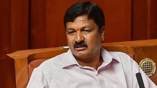 ഡികെയ്ക്കെതിരെ സിഡിയുണ്ട്