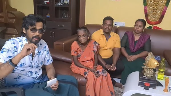 മോളിക്ക് ചെക്ക് കൈമാറി ബാല