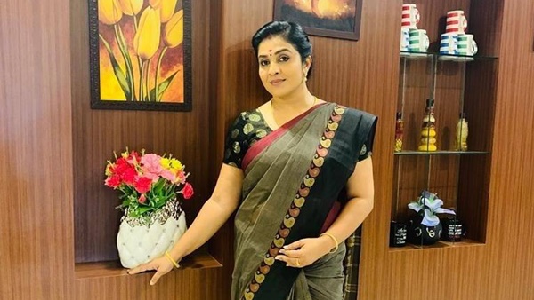 സാധ്യത പട്ടികയില് ഉമ നായർ സാധ്യത പട്ടികയില് ഉമ നായർ