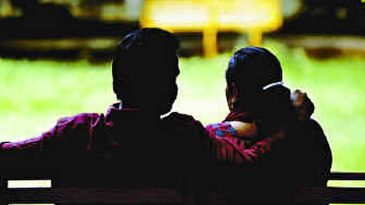  പാനിയം കൊടുത്തും ലഹരി കൊടുത്തും..