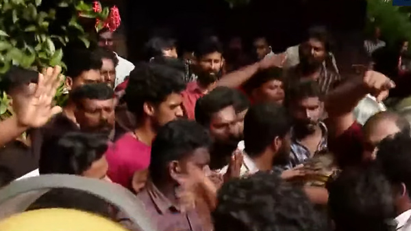 puthuppally by election