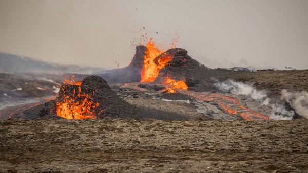 iceland-volcano-eruption