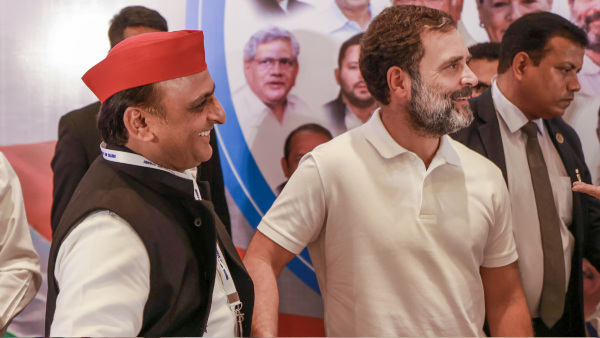 akhilesh-yadav-rahul-gandhi akhilesh-yadav-rahul-gandhi