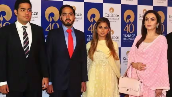 mukesh-ambani-s-childrens-stakes mukesh-ambani-s-childrens-stakes