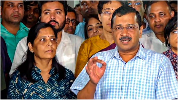 arvind-kejriwal-wife arvind-kejriwal-wife