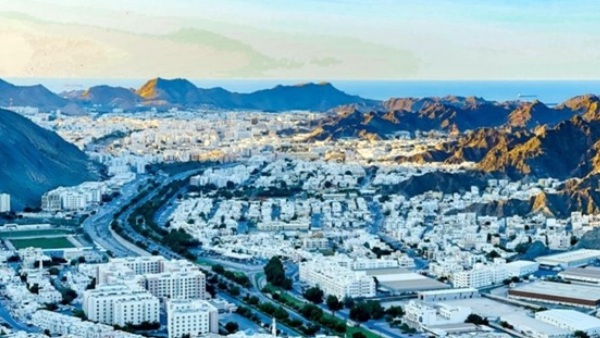 uae-man-hafeet-rail
