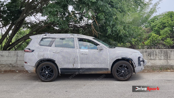 tata-safari-petrol-variant