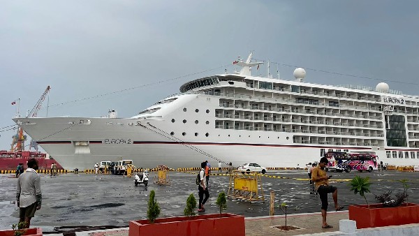cruise-ship